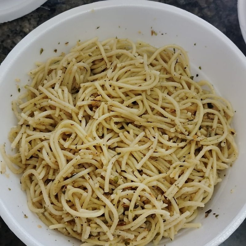 Porção de massa alho e óleo